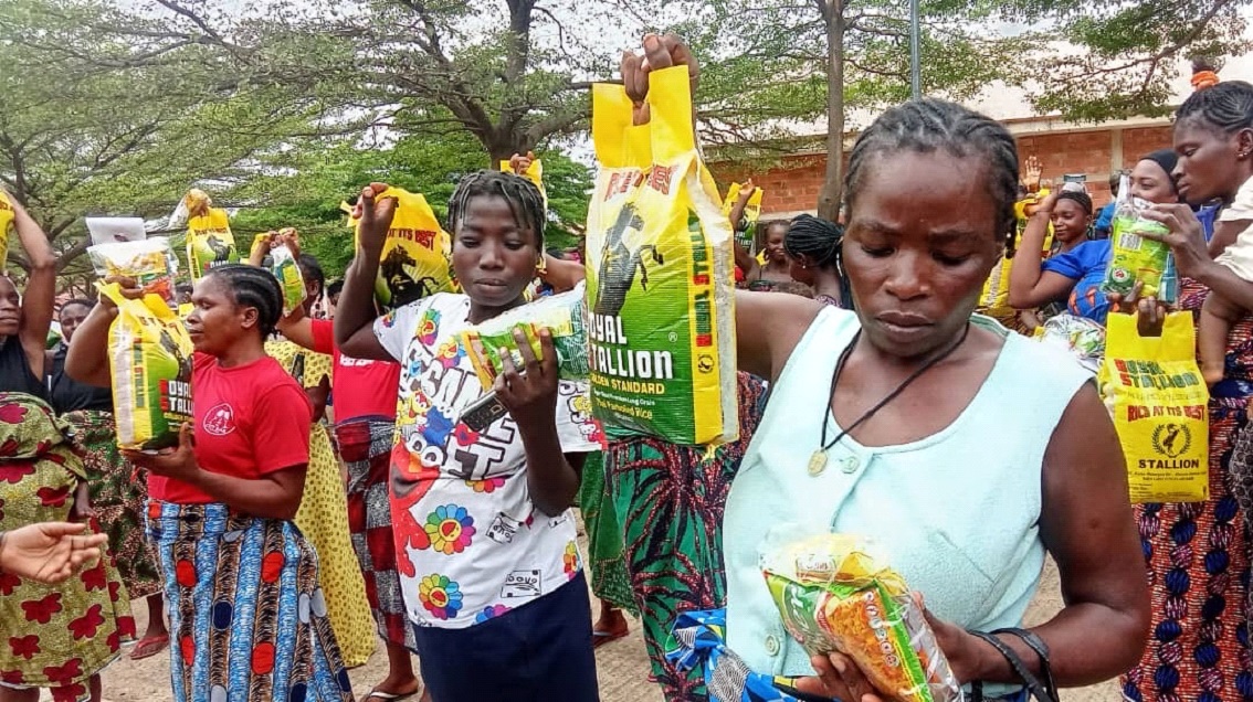Community food distribution and feeding program